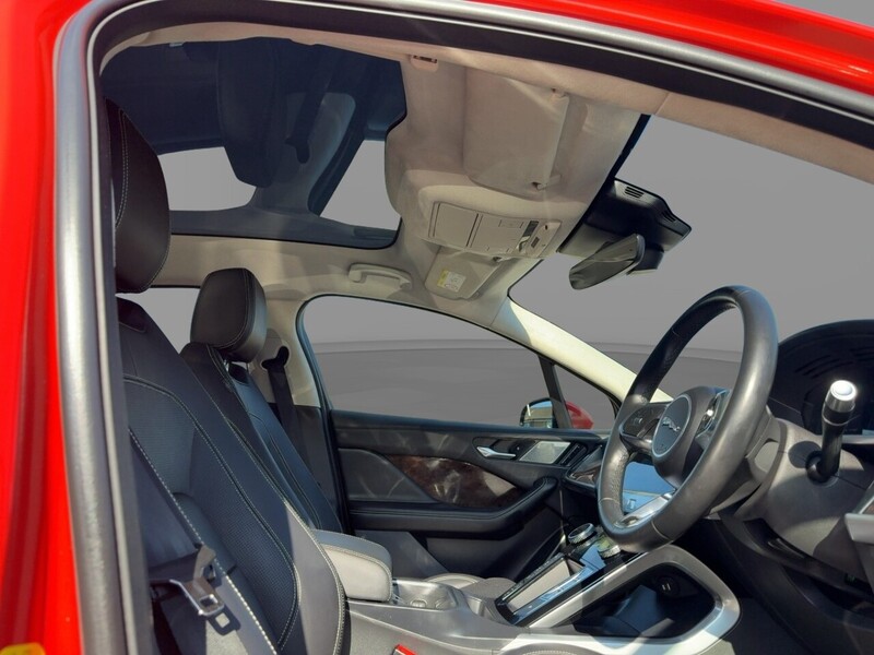 Jaguar 400 90KWH FIRST EDITION SUV 5DR ELECTRIC 4WD AUTO PAN ROOF HEATED SEATS SATNAV BLUETOOTH DAB RADIO REAR & 360 CAMERA PARKING AIDS ONLY 45000 MILES FSH 72-74 Mitcham Road