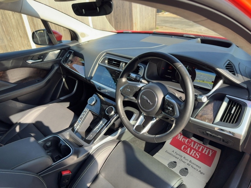 Jaguar 400 90KWH FIRST EDITION SUV 5DR ELECTRIC 4WD AUTO PAN ROOF HEATED SEATS SATNAV BLUETOOTH DAB RADIO REAR & 360 CAMERA PARKING AIDS ONLY 45000 MILES FSH 72-74 Mitcham Road