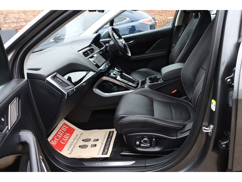 Jaguar 400 90KWH HSE SUV 5DR ELECTRIC 4WD AUTO HEATED SEATS SAT NAV BLUETOOTH DAB STEREO APPLE CARPLAY REAR & 360 CAMERA PARKING AIDS 2 OWNERS 34000 MILES SH 72-74 Mitcham Road