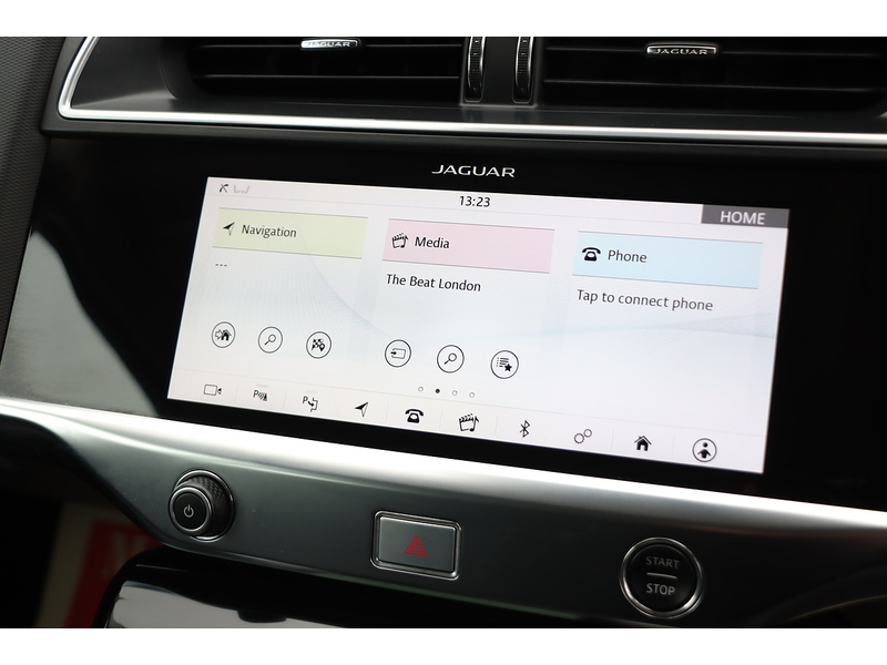 Jaguar 400 90KWH HSE SUV 5DR ELECTRIC 4WD AUTO HEATED SEATS SAT NAV BLUETOOTH DAB STEREO APPLE CARPLAY REAR & 360 CAMERA PARKING AIDS 2 OWNERS 34000 MILES SH 72-74 Mitcham Road