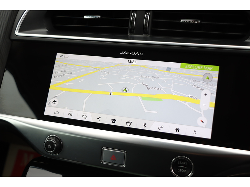 Jaguar 400 90KWH HSE SUV 5DR ELECTRIC 4WD AUTO HEATED SEATS SAT NAV BLUETOOTH DAB STEREO APPLE CARPLAY REAR & 360 CAMERA PARKING AIDS 2 OWNERS 34000 MILES SH 72-74 Mitcham Road