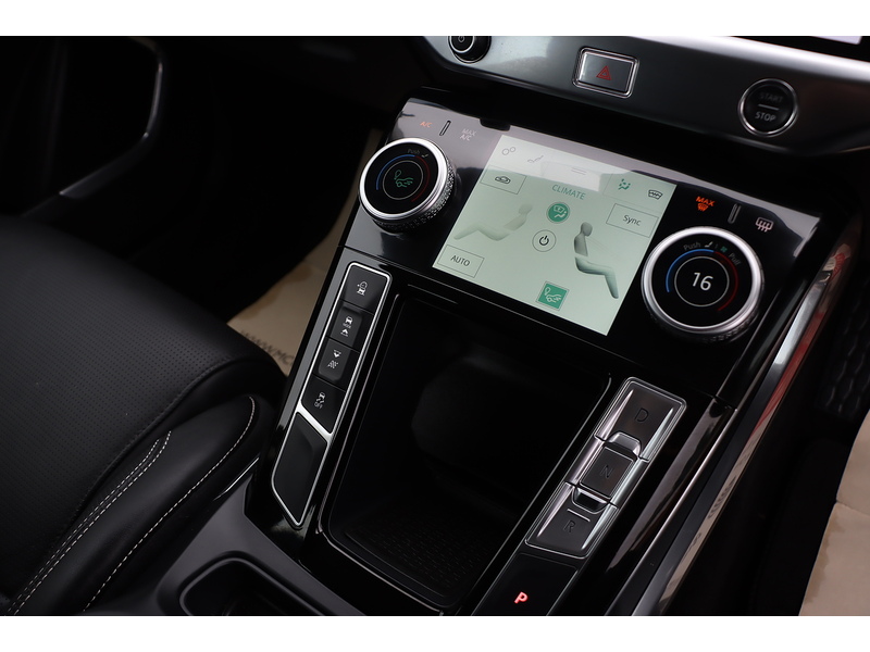 Jaguar 400 90KWH HSE SUV 5DR ELECTRIC 4WD AUTO HEATED SEATS SAT NAV BLUETOOTH DAB STEREO APPLE CARPLAY REAR & 360 CAMERA PARKING AIDS 2 OWNERS 34000 MILES SH 72-74 Mitcham Road