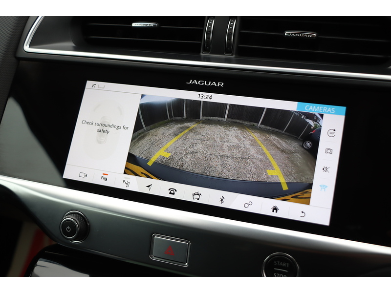 Jaguar 400 90KWH HSE SUV 5DR ELECTRIC 4WD AUTO HEATED SEATS SAT NAV BLUETOOTH DAB STEREO APPLE CARPLAY REAR & 360 CAMERA PARKING AIDS 2 OWNERS 34000 MILES SH 72-74 Mitcham Road