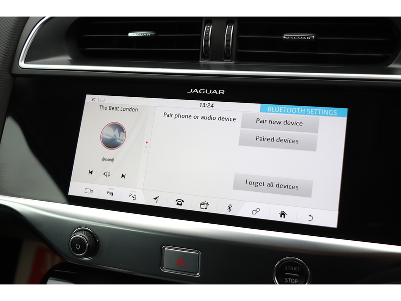 Jaguar 400 90KWH HSE SUV 5DR ELECTRIC 4WD AUTO HEATED SEATS SAT NAV BLUETOOTH DAB STEREO APPLE CARPLAY REAR & 360 CAMERA PARKING AIDS 2 OWNERS 34000 MILES SH 72-74 Mitcham Road