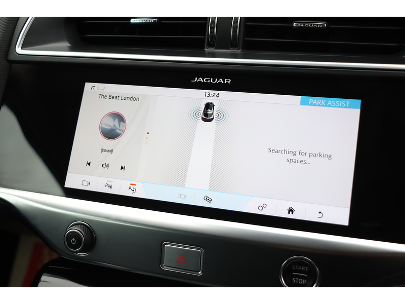 Jaguar 400 90KWH HSE SUV 5DR ELECTRIC 4WD AUTO HEATED SEATS SAT NAV BLUETOOTH DAB STEREO APPLE CARPLAY REAR & 360 CAMERA PARKING AIDS 2 OWNERS 34000 MILES SH 72-74 Mitcham Road