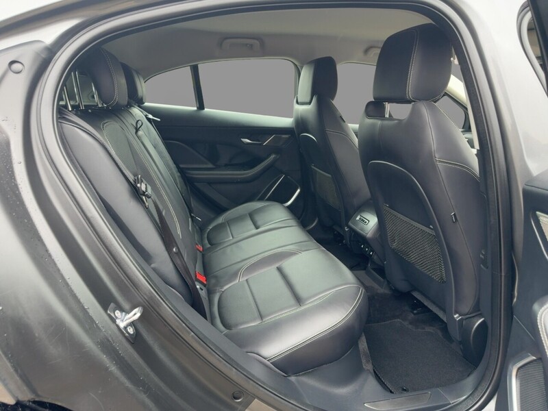 Jaguar 400 90KWH HSE SUV 5DR ELECTRIC 4WD AUTO HEATED SEATS SAT NAV BLUETOOTH DAB STEREO APPLE CARPLAY REAR & 360 CAMERA PARKING AIDS 2 OWNERS 34000 MILES SH 72-74 Mitcham Road