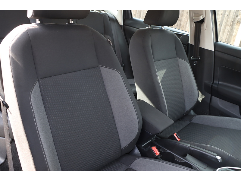 Volkswagen 1.0 TSI LIFE HATCHBACK 5DR PETROL DSG AUTO SATNAV BLUETOOTH DAB RADIO USB INPUT PARKING AIDS JUST 1 OWNER FROM NEW ONLY 34000 MILES FSH NO ULEZ CHARGE 72-74 Mitcham Road