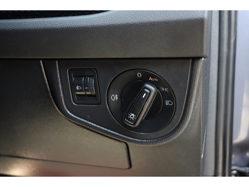 Volkswagen 1.0 TSI LIFE HATCHBACK 5DR PETROL DSG AUTO SATNAV BLUETOOTH DAB RADIO USB INPUT PARKING AIDS JUST 1 OWNER FROM NEW ONLY 34000 MILES FSH NO ULEZ CHARGE 72-74 Mitcham Road