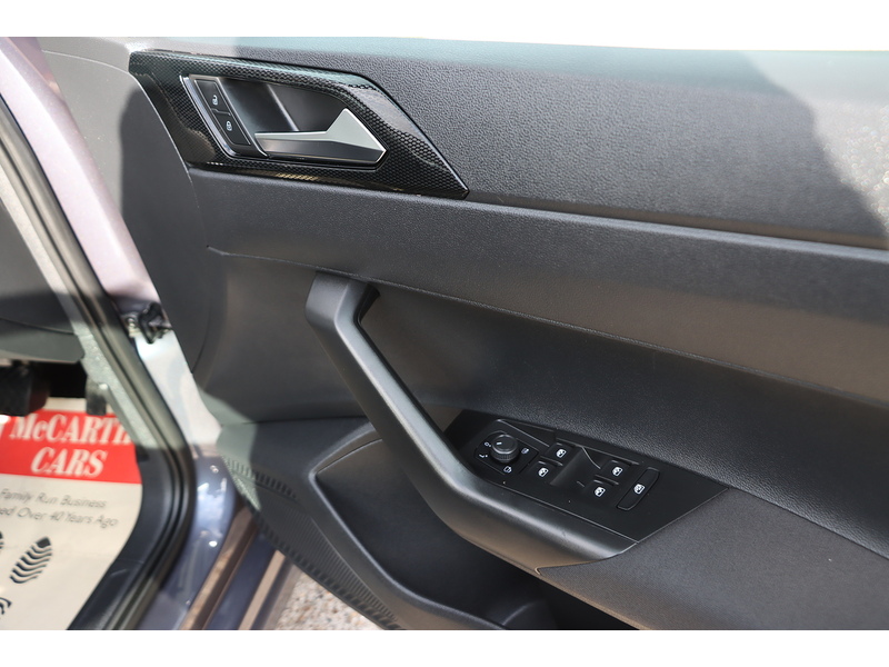 Volkswagen 1.0 TSI LIFE HATCHBACK 5DR PETROL DSG AUTO SATNAV BLUETOOTH DAB RADIO USB INPUT PARKING AIDS JUST 1 OWNER FROM NEW ONLY 34000 MILES FSH NO ULEZ CHARGE 72-74 Mitcham Road