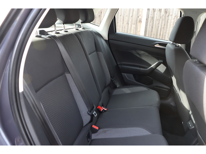 Volkswagen 1.0 TSI LIFE HATCHBACK 5DR PETROL DSG AUTO SATNAV BLUETOOTH DAB RADIO USB INPUT PARKING AIDS JUST 1 OWNER FROM NEW ONLY 34000 MILES FSH NO ULEZ CHARGE 72-74 Mitcham Road