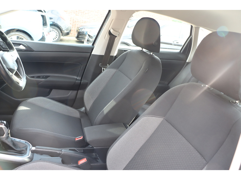 Volkswagen 1.0 TSI LIFE HATCHBACK 5DR PETROL DSG AUTO SATNAV BLUETOOTH DAB RADIO USB INPUT PARKING AIDS JUST 1 OWNER FROM NEW ONLY 34000 MILES FSH NO ULEZ CHARGE 72-74 Mitcham Road