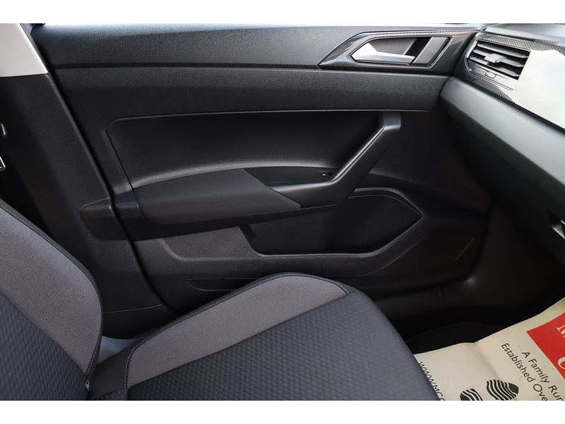 Volkswagen 1.0 TSI LIFE HATCHBACK 5DR PETROL DSG AUTO SATNAV BLUETOOTH DAB RADIO USB INPUT PARKING AIDS JUST 1 OWNER FROM NEW ONLY 34000 MILES FSH NO ULEZ CHARGE 72-74 Mitcham Road