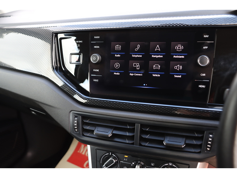 Volkswagen 1.0 TSI LIFE HATCHBACK 5DR PETROL DSG AUTO SATNAV BLUETOOTH DAB RADIO USB INPUT PARKING AIDS JUST 1 OWNER FROM NEW ONLY 34000 MILES FSH NO ULEZ CHARGE 72-74 Mitcham Road