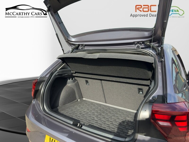 Volkswagen 1.0 TSI LIFE HATCHBACK 5DR PETROL DSG AUTO SATNAV BLUETOOTH DAB RADIO USB INPUT PARKING AIDS JUST 1 OWNER FROM NEW ONLY 34000 MILES FSH NO ULEZ CHARGE 72-74 Mitcham Road