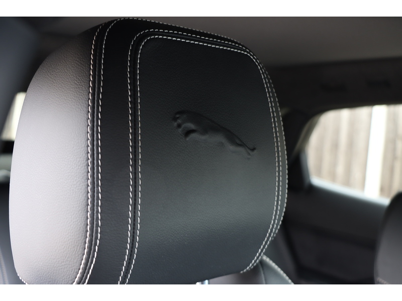 Jaguar 2.0 P200 MHEV R-DYNAMIC S SUV 5DR PETROL AWD AUTO PAN ROOF HEATED SEATS SAT NAV APPLE CARPLAY REAR & 360 CAMERA PARKING AIDS 2 OWNERS 81000 MILES FSH 72-74 Mitcham Road