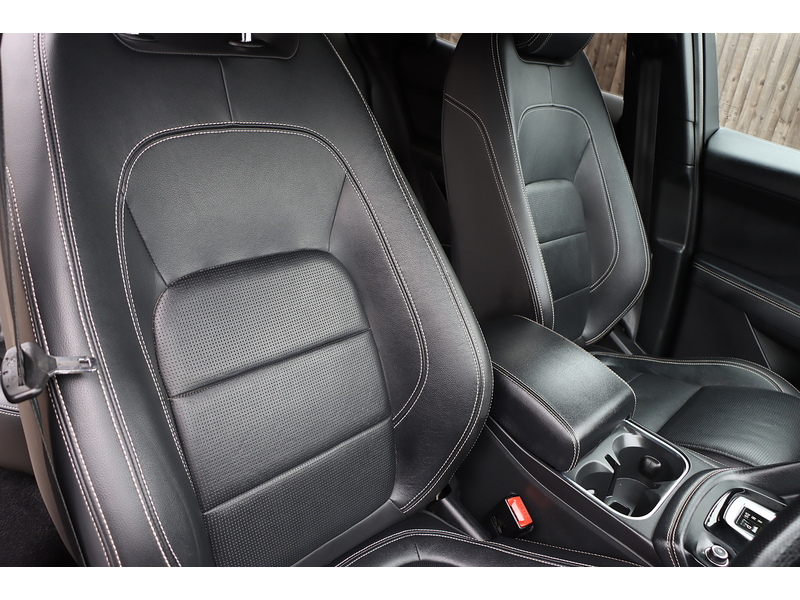 Jaguar 2.0 P200 MHEV R-DYNAMIC S SUV 5DR PETROL AWD AUTO PAN ROOF HEATED SEATS SAT NAV APPLE CARPLAY REAR & 360 CAMERA PARKING AIDS 2 OWNERS 81000 MILES FSH 72-74 Mitcham Road