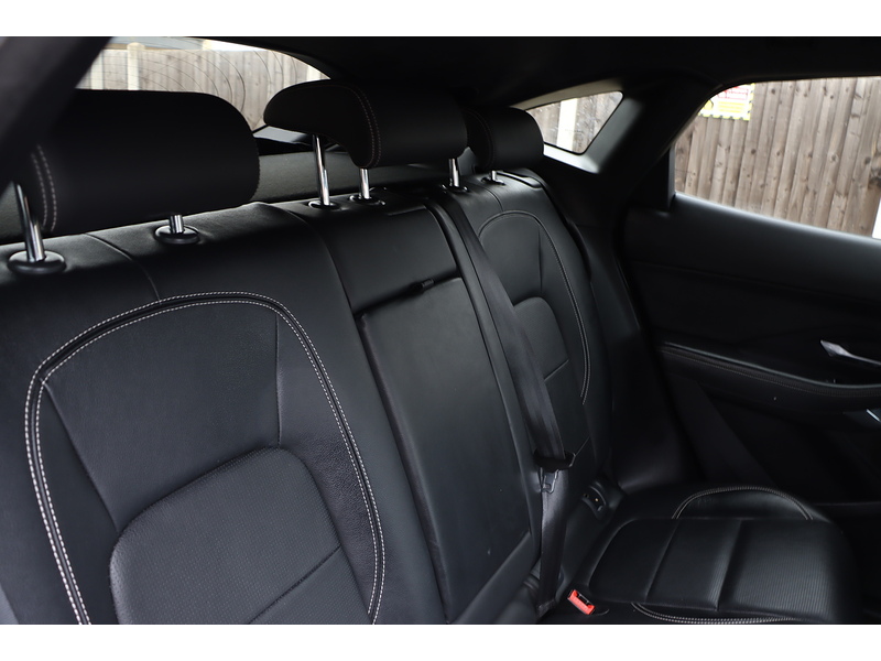 Jaguar 2.0 P200 MHEV R-DYNAMIC S SUV 5DR PETROL AWD AUTO PAN ROOF HEATED SEATS SAT NAV APPLE CARPLAY REAR & 360 CAMERA PARKING AIDS 2 OWNERS 81000 MILES FSH 72-74 Mitcham Road