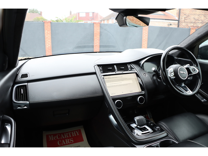 Jaguar 2.0 P200 MHEV R-DYNAMIC S SUV 5DR PETROL AWD AUTO PAN ROOF HEATED SEATS SAT NAV APPLE CARPLAY REAR & 360 CAMERA PARKING AIDS 2 OWNERS 81000 MILES FSH 72-74 Mitcham Road