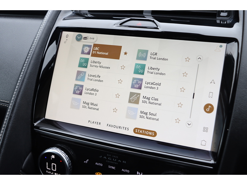 Jaguar 2.0 P200 MHEV R-DYNAMIC S SUV 5DR PETROL AWD AUTO PAN ROOF HEATED SEATS SAT NAV APPLE CARPLAY REAR & 360 CAMERA PARKING AIDS 2 OWNERS 81000 MILES FSH 72-74 Mitcham Road