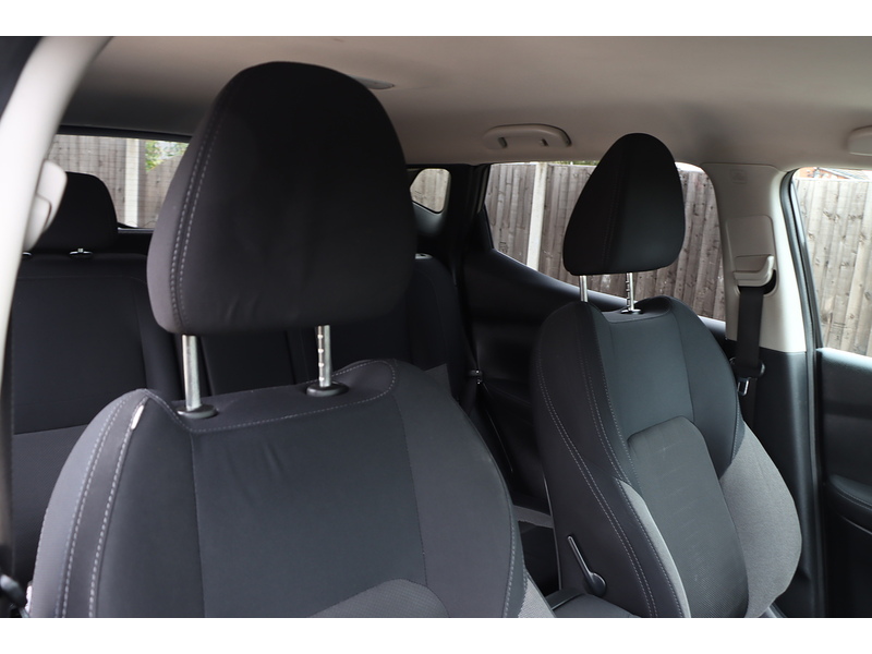 Nissan 1.2 DIG-T N-CONNECTA SUV 5DR PETROL XTRON AUTO SAT NAV BLUETOOTH DAB STEREO APPLE CARPLAY REAR & 360 CAMERA PARKING AIDS 2 OWNERS ONLY 39000 MILES SH 72-74 Mitcham Road