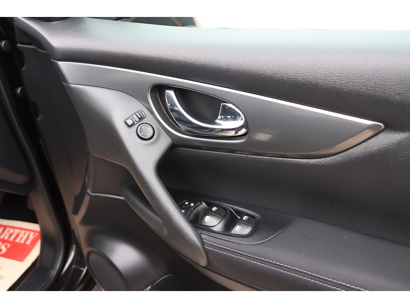 Nissan 1.2 DIG-T N-CONNECTA SUV 5DR PETROL XTRON AUTO SAT NAV BLUETOOTH DAB STEREO APPLE CARPLAY REAR & 360 CAMERA PARKING AIDS 2 OWNERS ONLY 39000 MILES SH 72-74 Mitcham Road