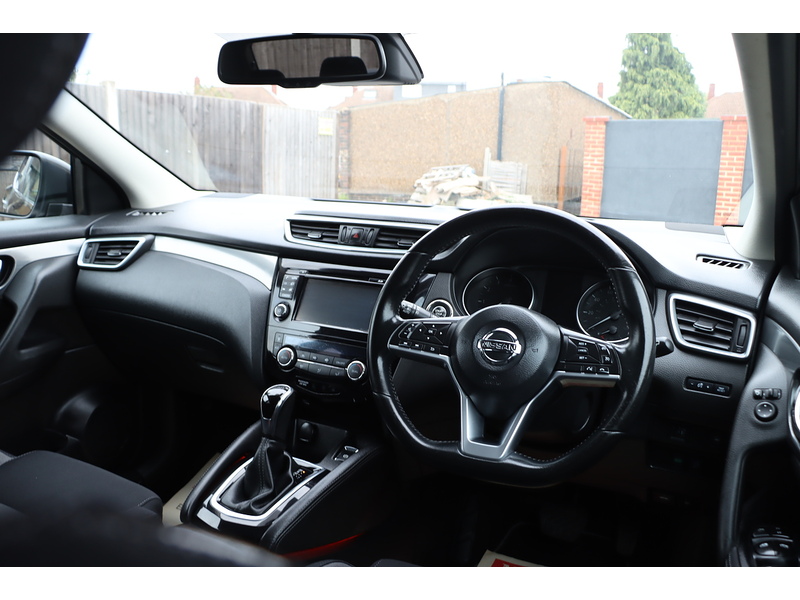 Nissan 1.2 DIG-T N-CONNECTA SUV 5DR PETROL XTRON AUTO SAT NAV BLUETOOTH DAB STEREO APPLE CARPLAY REAR & 360 CAMERA PARKING AIDS 2 OWNERS ONLY 39000 MILES SH 72-74 Mitcham Road