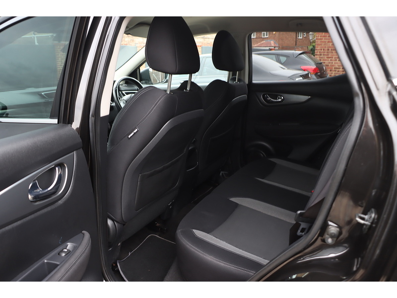 Nissan 1.2 DIG-T N-CONNECTA SUV 5DR PETROL XTRON AUTO SAT NAV BLUETOOTH DAB STEREO APPLE CARPLAY REAR & 360 CAMERA PARKING AIDS 2 OWNERS ONLY 39000 MILES SH 72-74 Mitcham Road