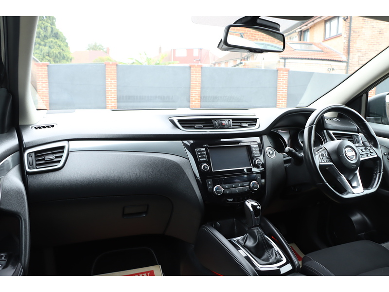 Nissan 1.2 DIG-T N-CONNECTA SUV 5DR PETROL XTRON AUTO SAT NAV BLUETOOTH DAB STEREO APPLE CARPLAY REAR & 360 CAMERA PARKING AIDS 2 OWNERS ONLY 39000 MILES SH 72-74 Mitcham Road