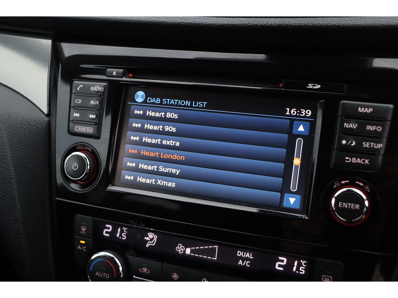 Nissan 1.2 DIG-T N-CONNECTA SUV 5DR PETROL XTRON AUTO SAT NAV BLUETOOTH DAB STEREO APPLE CARPLAY REAR & 360 CAMERA PARKING AIDS 2 OWNERS ONLY 39000 MILES SH 72-74 Mitcham Road