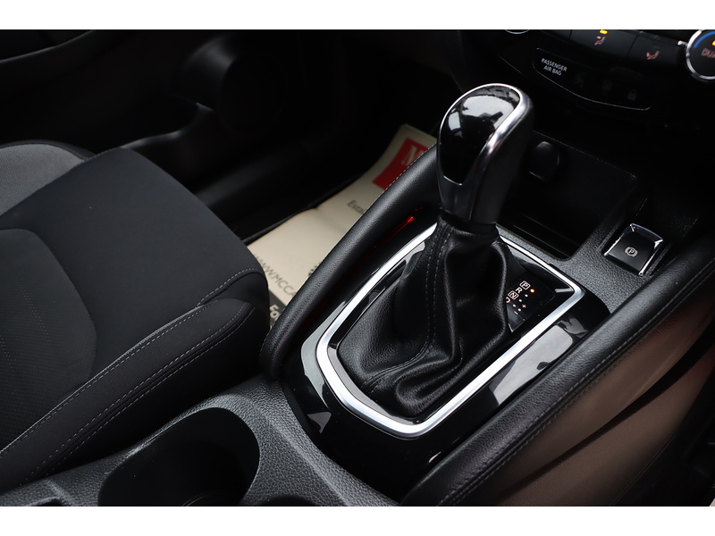 Nissan 1.2 DIG-T N-CONNECTA SUV 5DR PETROL XTRON AUTO SAT NAV BLUETOOTH DAB STEREO APPLE CARPLAY REAR & 360 CAMERA PARKING AIDS 2 OWNERS ONLY 39000 MILES SH 72-74 Mitcham Road