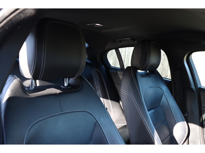 Jaguar 2.0I R-SPORT SALOON 4DR PETROL AUTO HEATED SEATS SAT NAV BLUETOOTH DAB STEREO REAR CAMERA PARKING AIDS ONLY 48000 MILES FSH 6 SERVICES NO ULEZ CHARGE 72-74 Mitcham Road