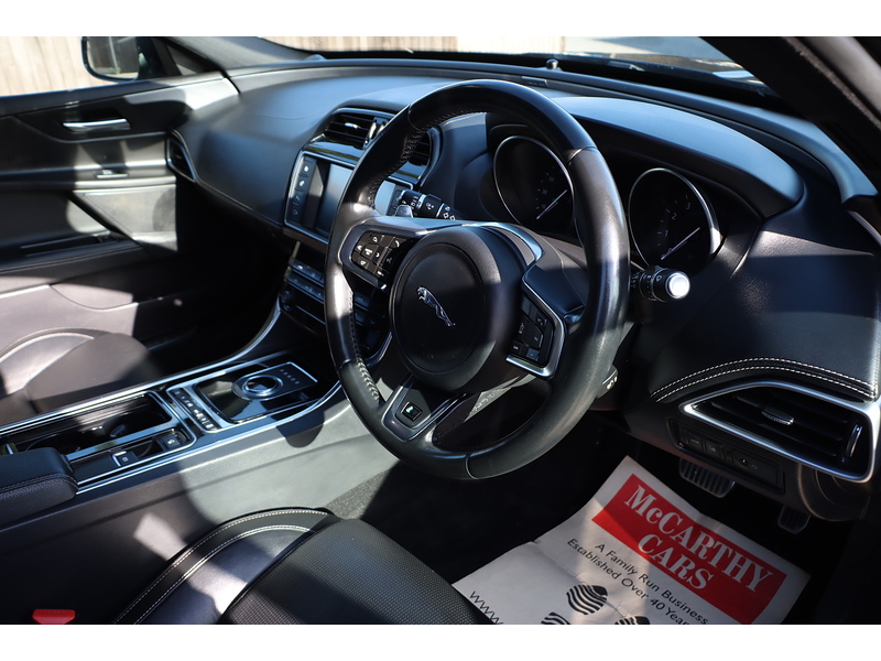 Jaguar 2.0I R-SPORT SALOON 4DR PETROL AUTO HEATED SEATS SAT NAV BLUETOOTH DAB STEREO REAR CAMERA PARKING AIDS ONLY 48000 MILES FSH 6 SERVICES NO ULEZ CHARGE 72-74 Mitcham Road