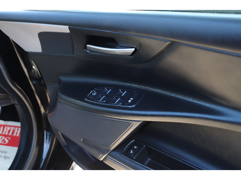 Jaguar 2.0I R-SPORT SALOON 4DR PETROL AUTO HEATED SEATS SAT NAV BLUETOOTH DAB STEREO REAR CAMERA PARKING AIDS ONLY 48000 MILES FSH 6 SERVICES NO ULEZ CHARGE 72-74 Mitcham Road