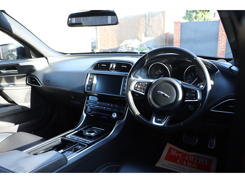 Jaguar 2.0I R-SPORT SALOON 4DR PETROL AUTO HEATED SEATS SAT NAV BLUETOOTH DAB STEREO REAR CAMERA PARKING AIDS ONLY 48000 MILES FSH 6 SERVICES NO ULEZ CHARGE 72-74 Mitcham Road