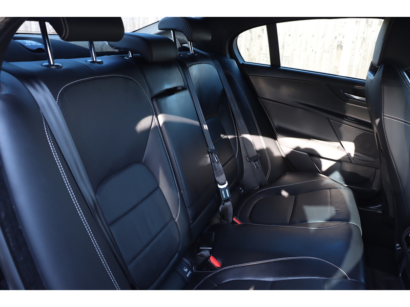 Jaguar 2.0I R-SPORT SALOON 4DR PETROL AUTO HEATED SEATS SAT NAV BLUETOOTH DAB STEREO REAR CAMERA PARKING AIDS ONLY 48000 MILES FSH 6 SERVICES NO ULEZ CHARGE 72-74 Mitcham Road