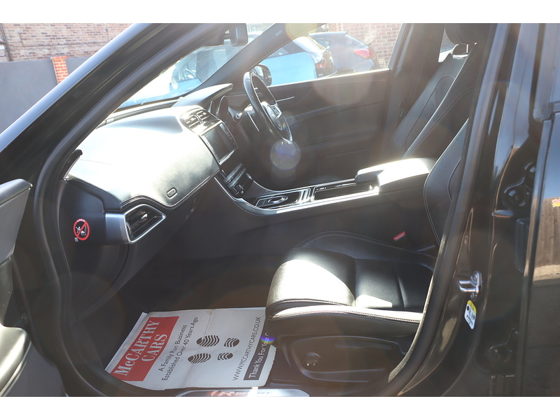 Jaguar 2.0I R-SPORT SALOON 4DR PETROL AUTO HEATED SEATS SAT NAV BLUETOOTH DAB STEREO REAR CAMERA PARKING AIDS ONLY 48000 MILES FSH 6 SERVICES NO ULEZ CHARGE 72-74 Mitcham Road