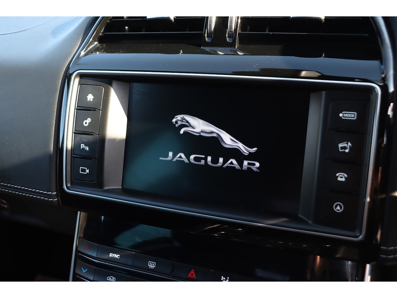 Jaguar 2.0I R-SPORT SALOON 4DR PETROL AUTO HEATED SEATS SAT NAV BLUETOOTH DAB STEREO REAR CAMERA PARKING AIDS ONLY 48000 MILES FSH 6 SERVICES NO ULEZ CHARGE 72-74 Mitcham Road