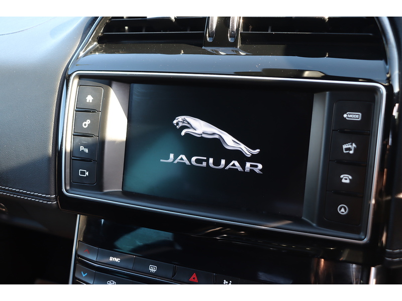 Jaguar 2.0I R-SPORT SALOON 4DR PETROL AUTO HEATED SEATS SAT NAV BLUETOOTH DAB STEREO REAR CAMERA PARKING AIDS ONLY 48000 MILES FSH 6 SERVICES NO ULEZ CHARGE 72-74 Mitcham Road