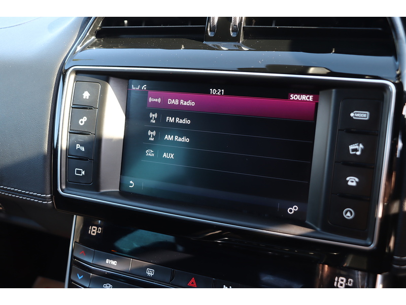 Jaguar 2.0I R-SPORT SALOON 4DR PETROL AUTO HEATED SEATS SAT NAV BLUETOOTH DAB STEREO REAR CAMERA PARKING AIDS ONLY 48000 MILES FSH 6 SERVICES NO ULEZ CHARGE 72-74 Mitcham Road