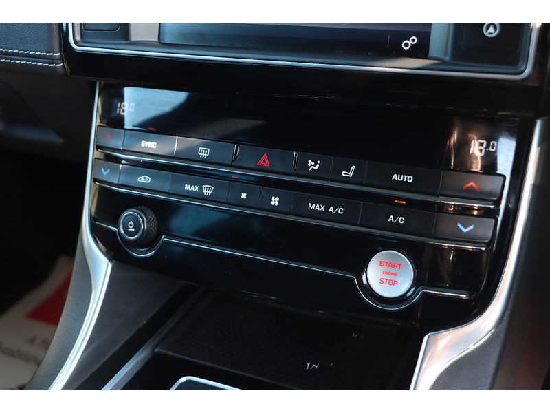 Jaguar 2.0I R-SPORT SALOON 4DR PETROL AUTO HEATED SEATS SAT NAV BLUETOOTH DAB STEREO REAR CAMERA PARKING AIDS ONLY 48000 MILES FSH 6 SERVICES NO ULEZ CHARGE 72-74 Mitcham Road