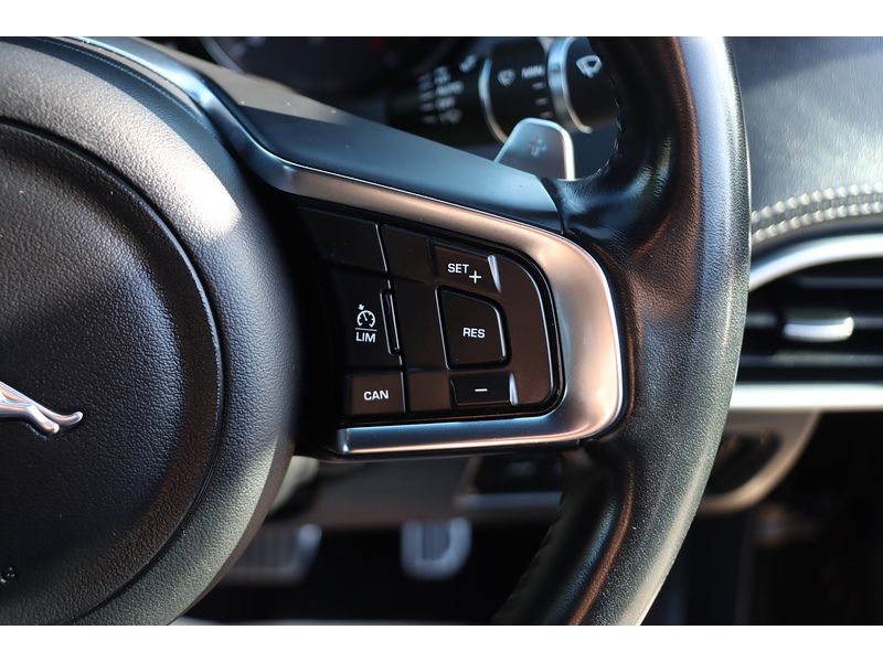 Jaguar 2.0I R-SPORT SALOON 4DR PETROL AUTO HEATED SEATS SAT NAV BLUETOOTH DAB STEREO REAR CAMERA PARKING AIDS ONLY 48000 MILES FSH 6 SERVICES NO ULEZ CHARGE 72-74 Mitcham Road