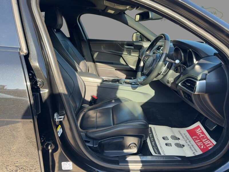 Jaguar 2.0I R-SPORT SALOON 4DR PETROL AUTO HEATED SEATS SAT NAV BLUETOOTH DAB STEREO REAR CAMERA PARKING AIDS ONLY 48000 MILES FSH 6 SERVICES NO ULEZ CHARGE 72-74 Mitcham Road