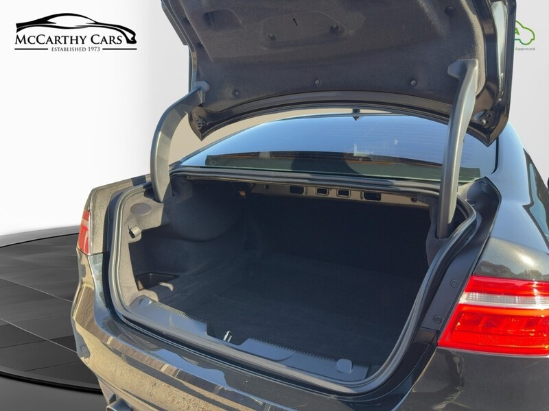 Jaguar 2.0I R-SPORT SALOON 4DR PETROL AUTO HEATED SEATS SAT NAV BLUETOOTH DAB STEREO REAR CAMERA PARKING AIDS ONLY 48000 MILES FSH 6 SERVICES NO ULEZ CHARGE 72-74 Mitcham Road