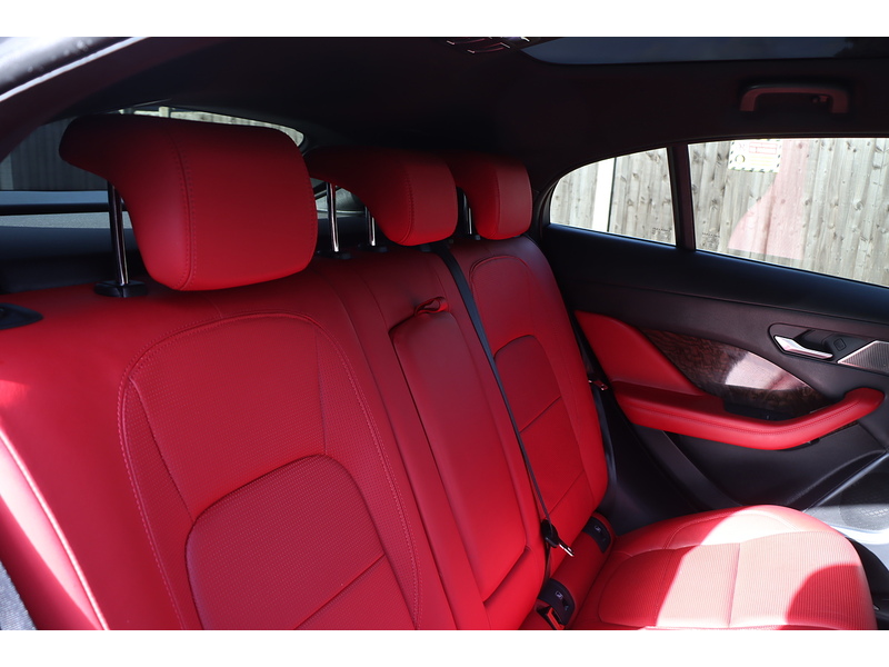 Jaguar 400 90KWH HSE SUV 5DR ELECTRIC 4WD AUTO HEATED SEATS SAT NAV BLUETOOTH APPLE CARPLAY REAR & 360 CAMERA PARKING AIDS ONLY 36000 MILES SH NO ULEZ CHARGE 72-74 Mitcham Road