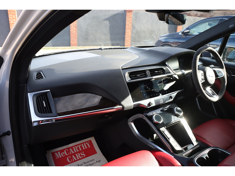 Jaguar 400 90KWH HSE SUV 5DR ELECTRIC 4WD AUTO HEATED SEATS SAT NAV BLUETOOTH APPLE CARPLAY REAR & 360 CAMERA PARKING AIDS ONLY 36000 MILES SH NO ULEZ CHARGE 72-74 Mitcham Road