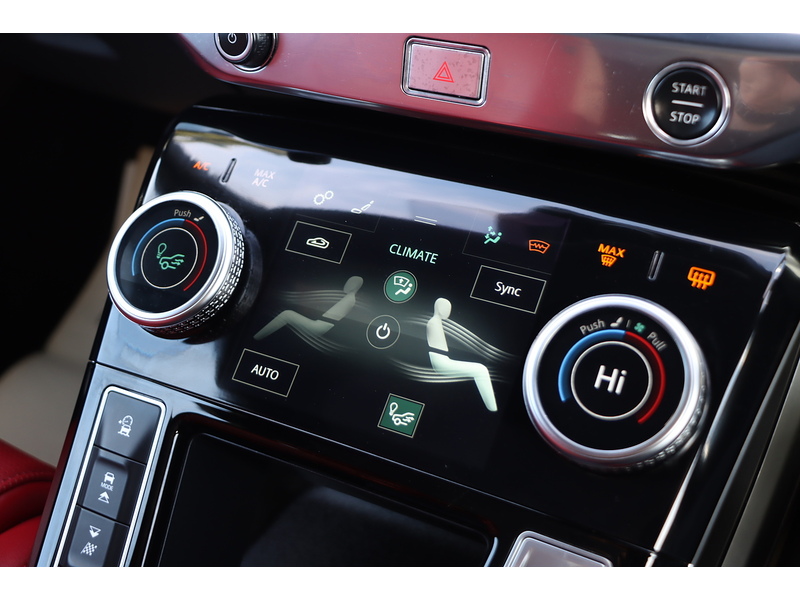 Jaguar 400 90KWH HSE SUV 5DR ELECTRIC 4WD AUTO HEATED SEATS SAT NAV BLUETOOTH APPLE CARPLAY REAR & 360 CAMERA PARKING AIDS ONLY 36000 MILES SH NO ULEZ CHARGE 72-74 Mitcham Road