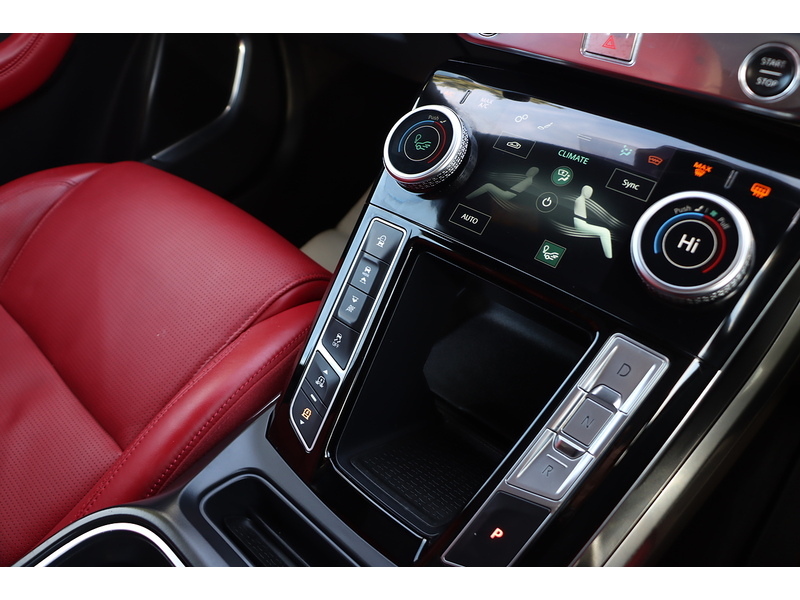 Jaguar 400 90KWH HSE SUV 5DR ELECTRIC 4WD AUTO HEATED SEATS SAT NAV BLUETOOTH APPLE CARPLAY REAR & 360 CAMERA PARKING AIDS ONLY 36000 MILES SH NO ULEZ CHARGE 72-74 Mitcham Road