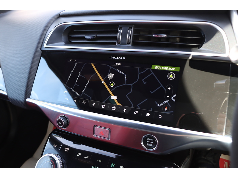 Jaguar 400 90KWH HSE SUV 5DR ELECTRIC 4WD AUTO HEATED SEATS SAT NAV BLUETOOTH APPLE CARPLAY REAR & 360 CAMERA PARKING AIDS ONLY 36000 MILES SH NO ULEZ CHARGE 72-74 Mitcham Road