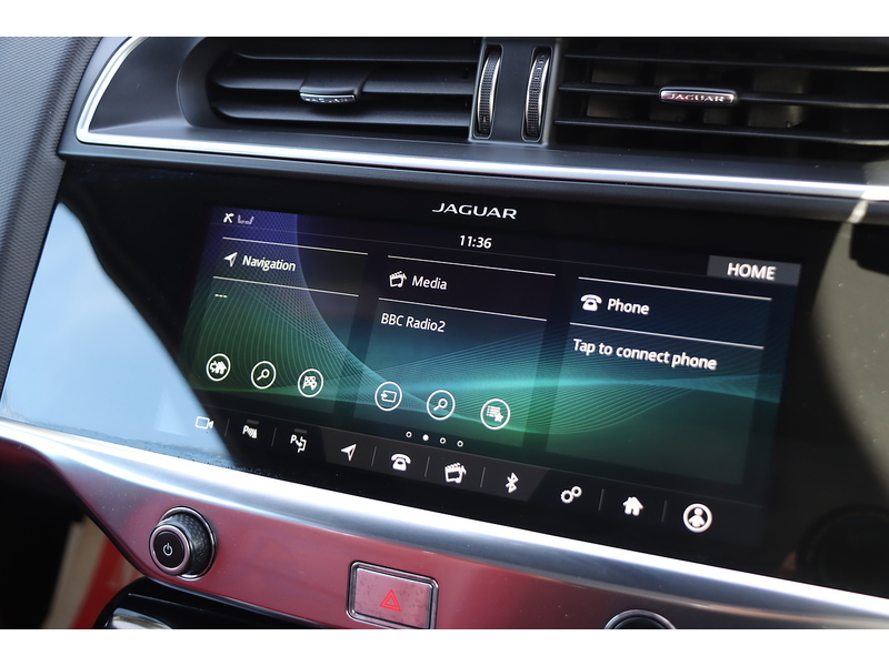 Jaguar 400 90KWH HSE SUV 5DR ELECTRIC 4WD AUTO HEATED SEATS SAT NAV BLUETOOTH APPLE CARPLAY REAR & 360 CAMERA PARKING AIDS ONLY 36000 MILES SH NO ULEZ CHARGE 72-74 Mitcham Road