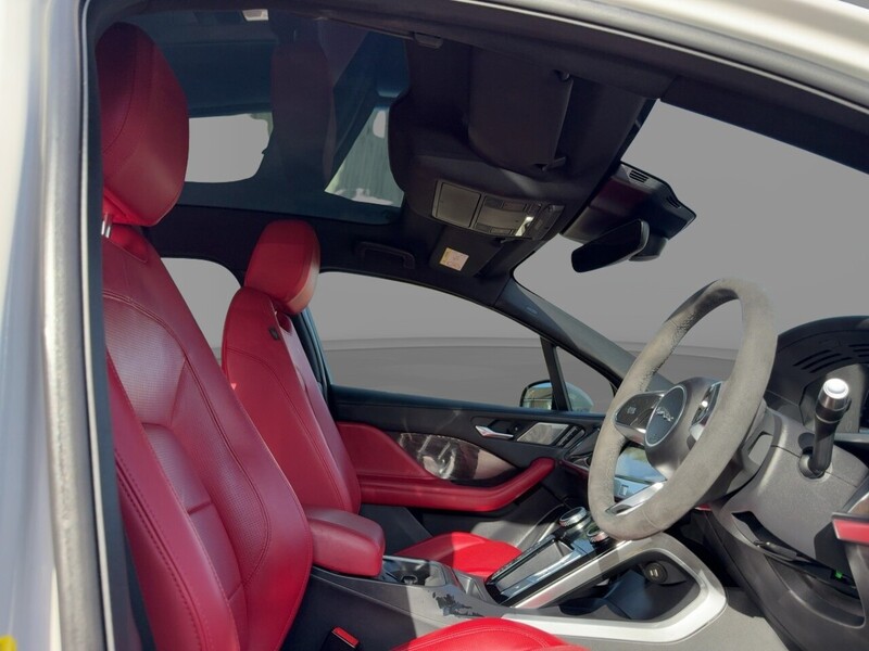 Jaguar 400 90KWH HSE SUV 5DR ELECTRIC 4WD AUTO HEATED SEATS SAT NAV BLUETOOTH APPLE CARPLAY REAR & 360 CAMERA PARKING AIDS ONLY 36000 MILES SH NO ULEZ CHARGE 72-74 Mitcham Road